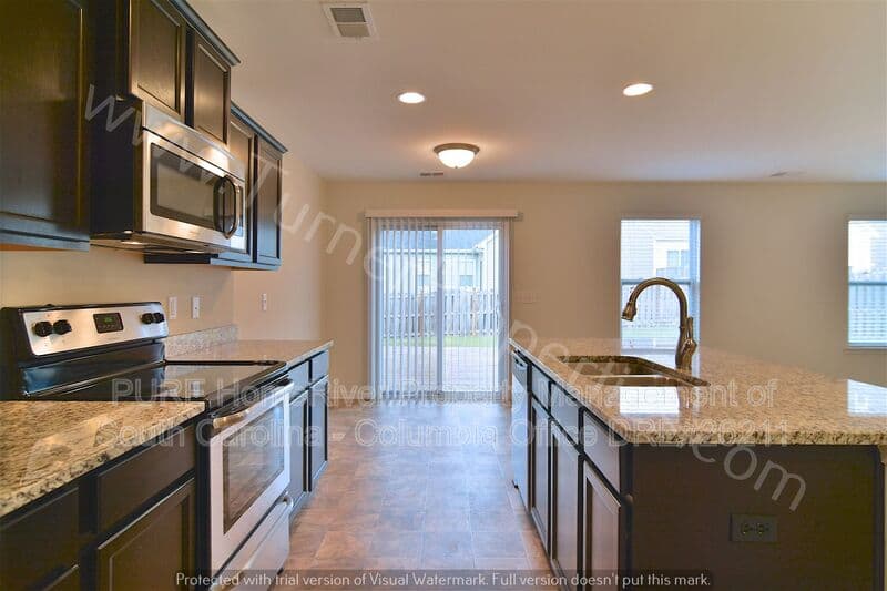 Chapin House: 162 Whispering Oak Ln