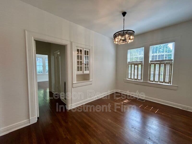 Shreveport House: 2409 Fairfield Ave