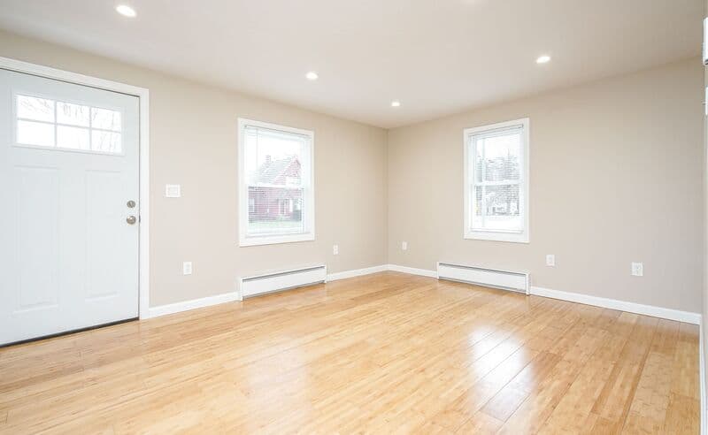 Agawam Condo: 62 Suffield St