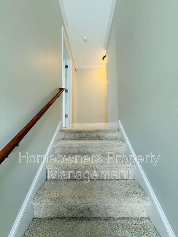 Hope Mills House: 5802 Kessinger Ct