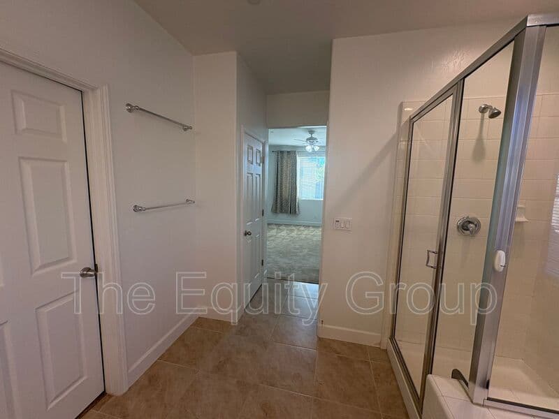 Visalia House: 3215 S Meadowbrook St
