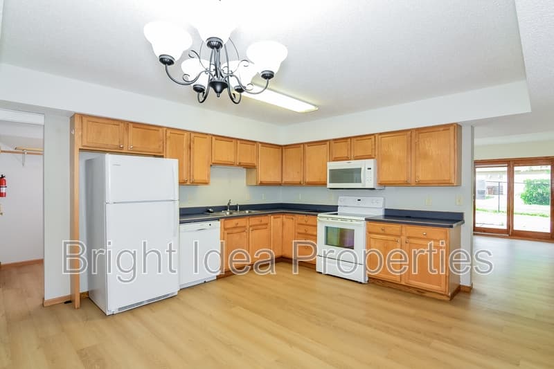 Hastings Condo: 622 Pleasant Drive