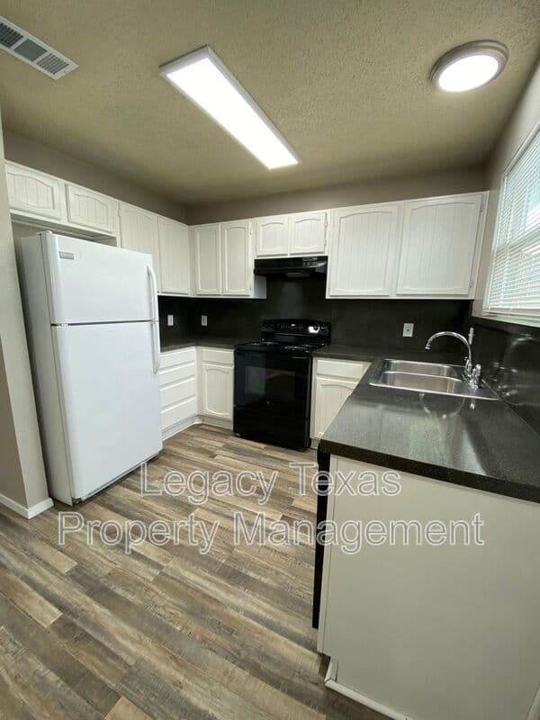 CLEBURNE Condo: 1409 Courtney Pl