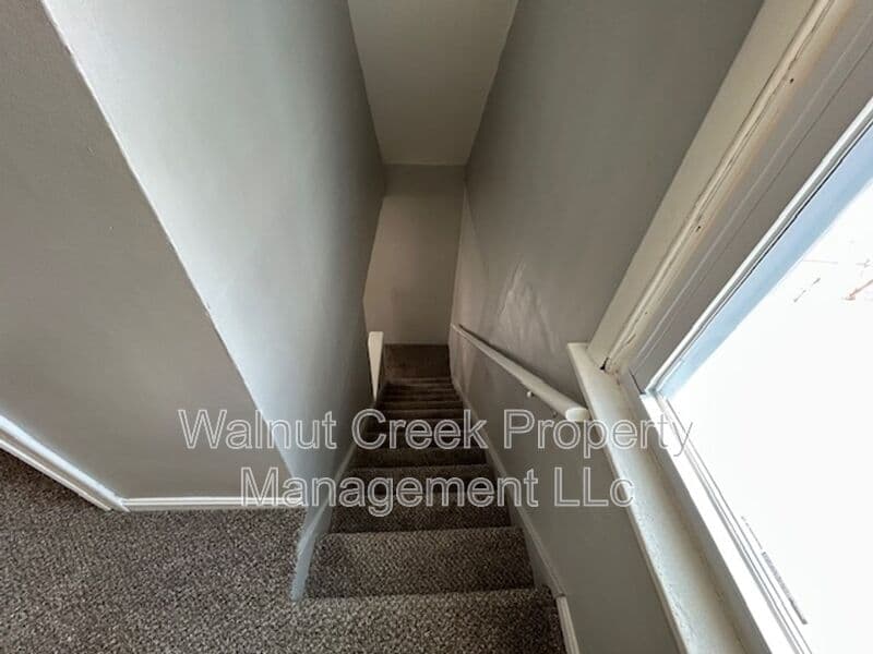 Lorain House: 939 W 22nd Street