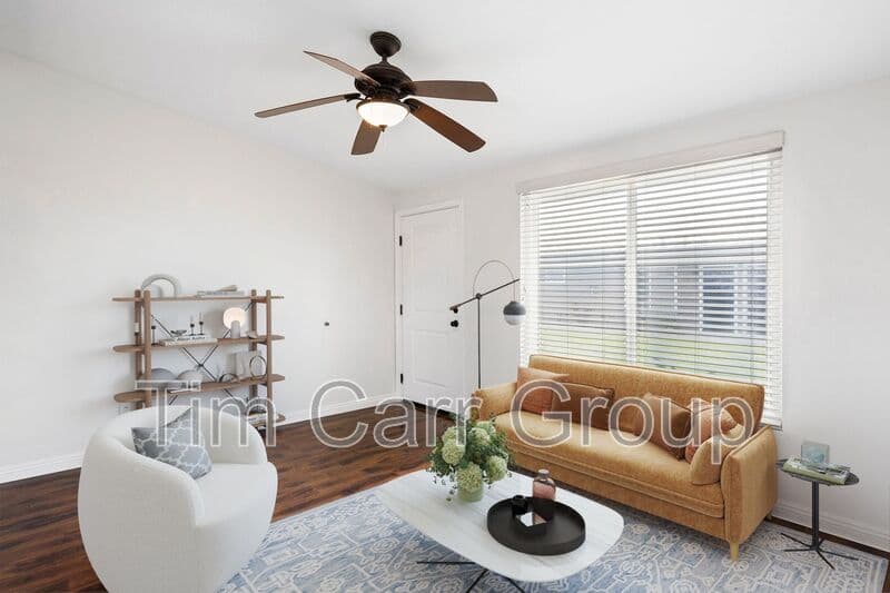 Costa Mesa Condo: 241 E 18th Street