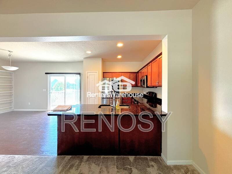 Waukee Townhome: 52 SE Booth