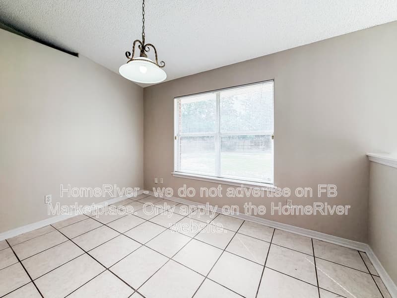 Navarre House: 6609 Codell St