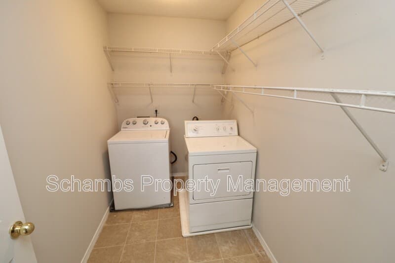 Durham House: 5 Bellmore Ct