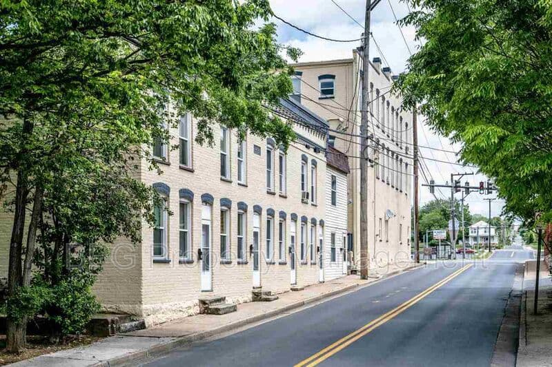 Harrisonburg Condo: 205 N Main