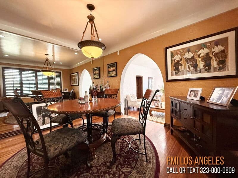 Los Angeles House: 6102 South Citrus Avenue