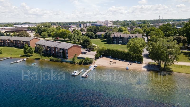 Bloomfield Hills Condo: 1974 Klingensmith Road