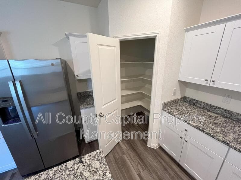 Maxwell House: 215 Light Timber Rd
