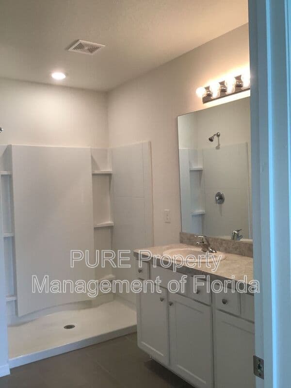 Ocala House: 4950 NE 15th Place