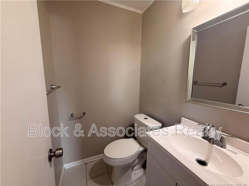 Hope Mills House: 4805 Fellows Ct