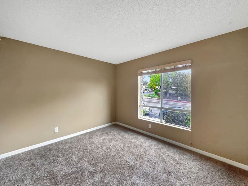 San Diego Condo: 9550 Carroll Canyon Rd