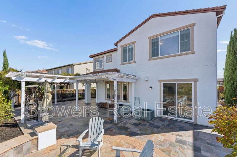 Danville House: 310 La Spezia