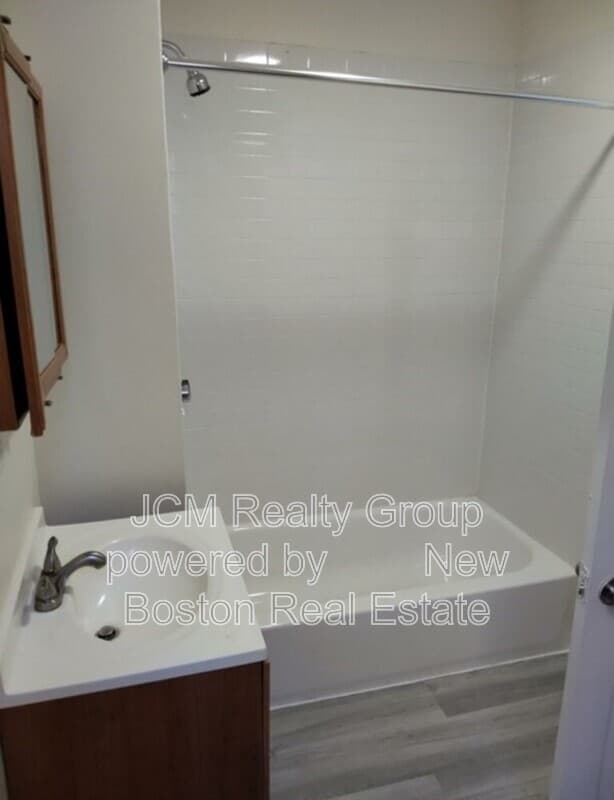 Roxbury Condo: 117 Harrishof
