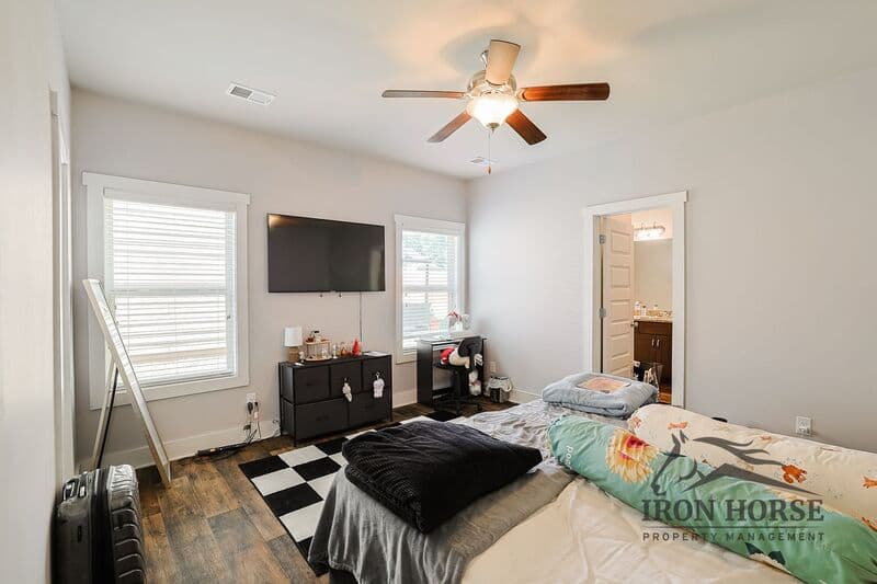 Athens House: 484 Park West Blvd