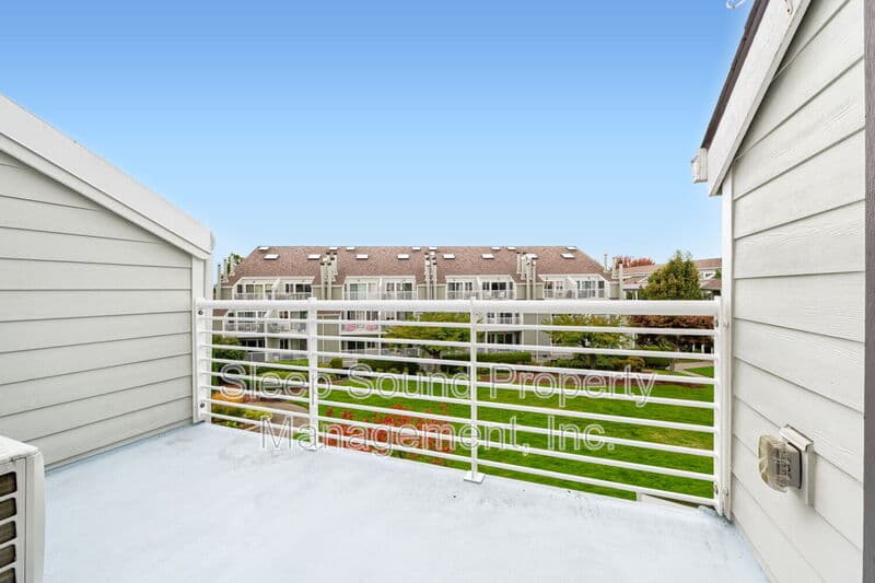 Portland Condo: 201 N Hayden Bay Dr