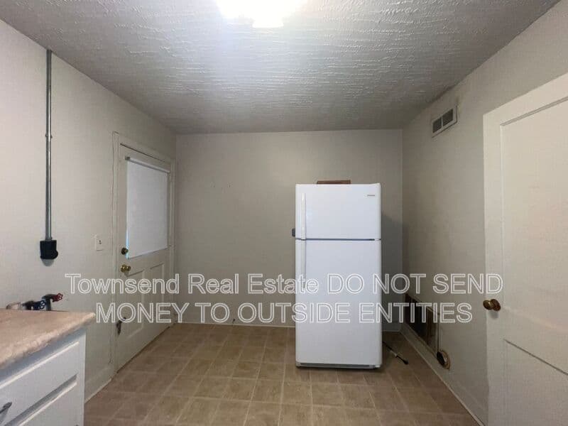 Fayetteville House: 507 Martine Rd.