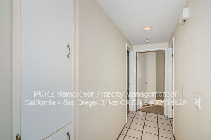 Encinitas House: 155 Rosebay Dr