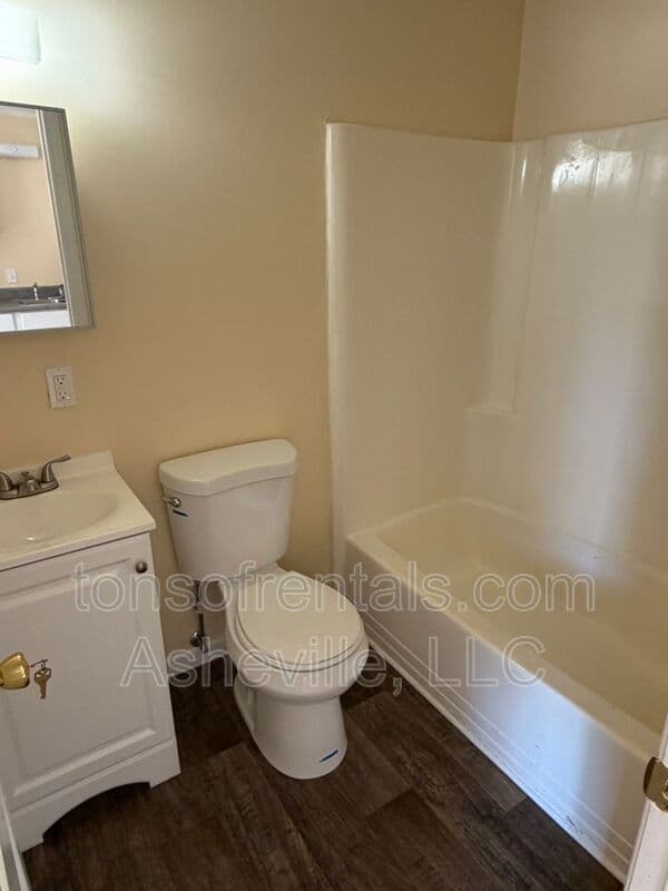 Forest City Condo: 3126 US Hwy 221 S
