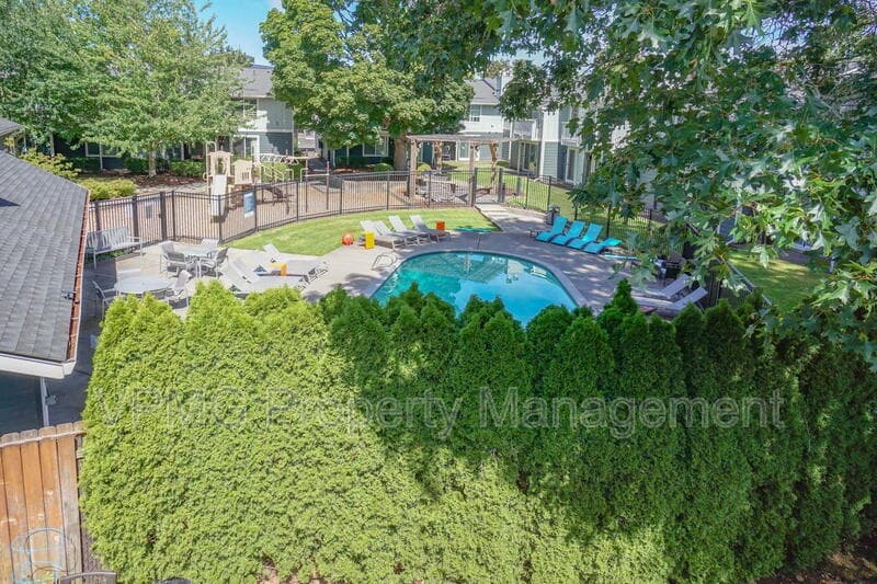Vancouver Condo: 605 SE 121st Ave