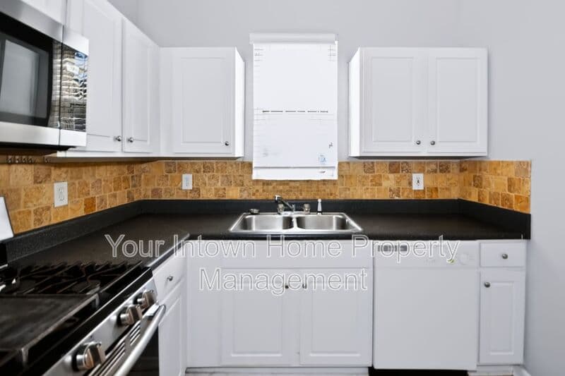 Rex House: 6697 Sunset Ct