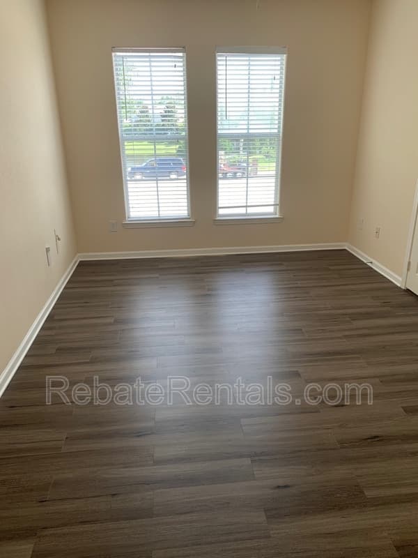 Jacksonville Condo: 8290 Gate Parkway W