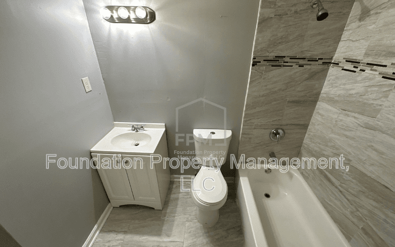 Memphis House: 687 Creekstone Circle
