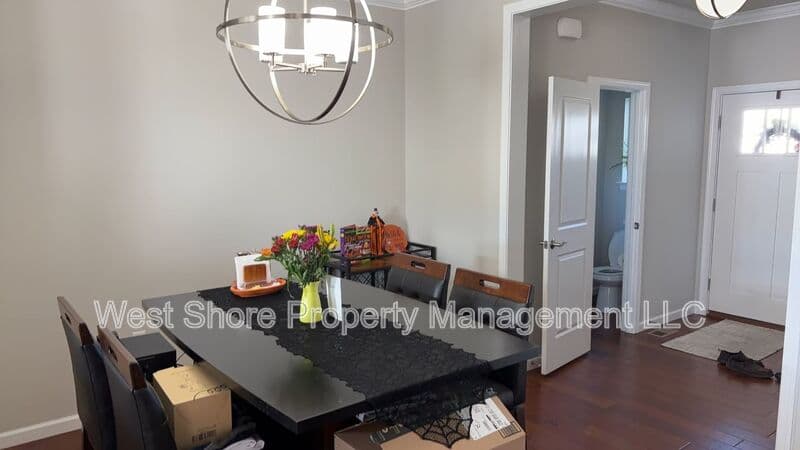 Mechanicsburg House: 1679 Haralson Drive