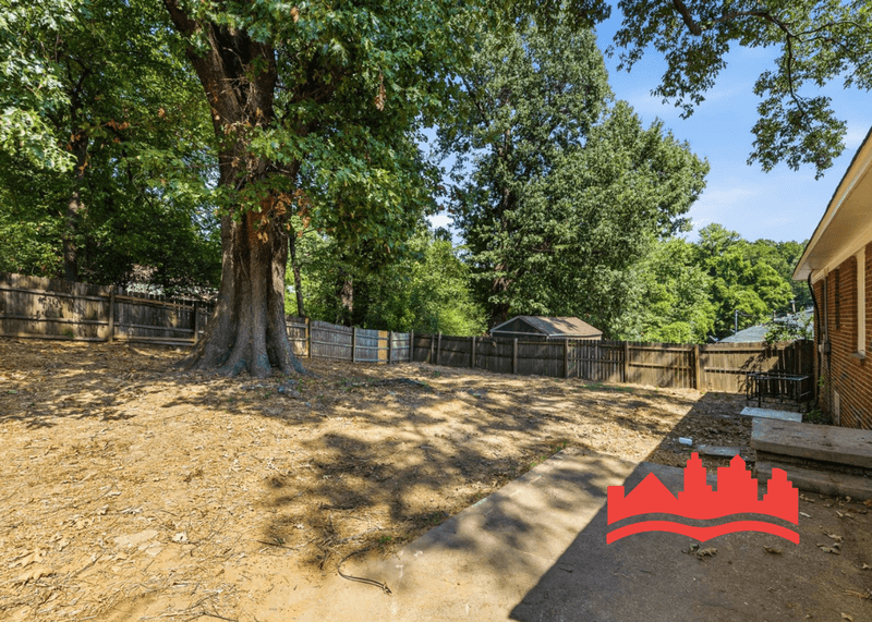 Memphis House: 1950 Corning Ave