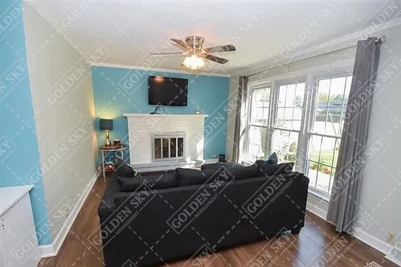 Muncie House: 2605 North Maplewood Avenue
