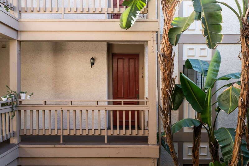 Los Angeles Condo: 3480 Barham Blvd