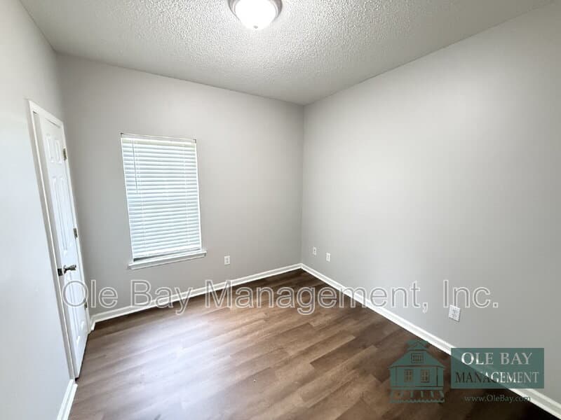 Mobile House: 3420 Fairfield Rd