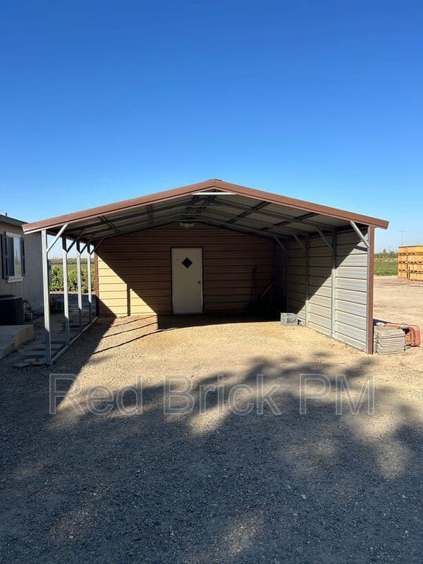 Livingston House: 11735 Olive Ave.