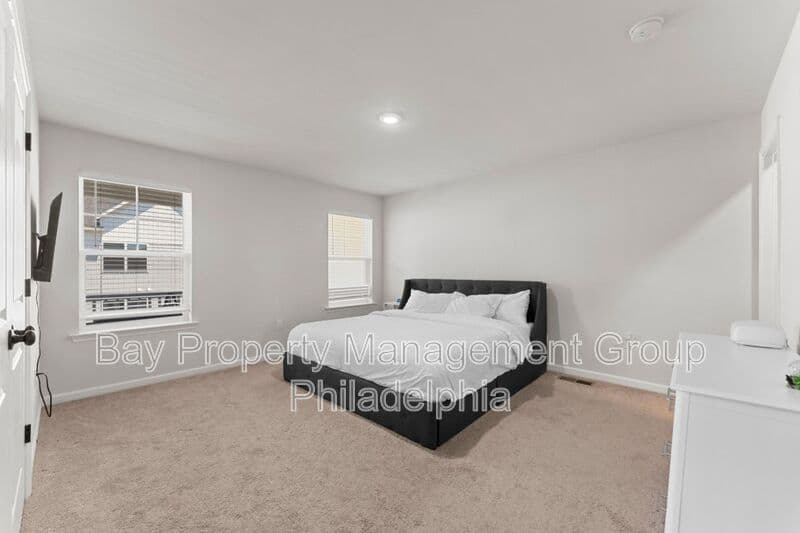 Norristown House: 230 Honey Ln