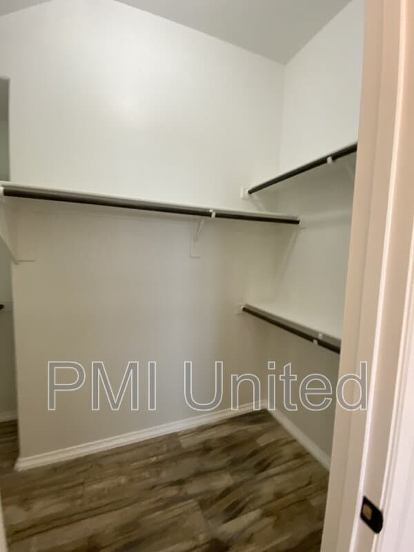 Fort Worth House: 4108 Volk Ct
