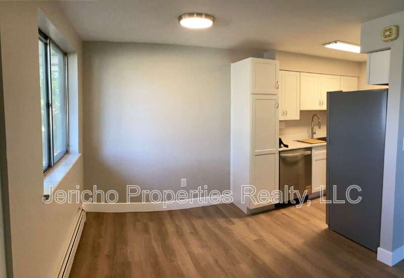 Lakewood Condo: 633 Oak Street