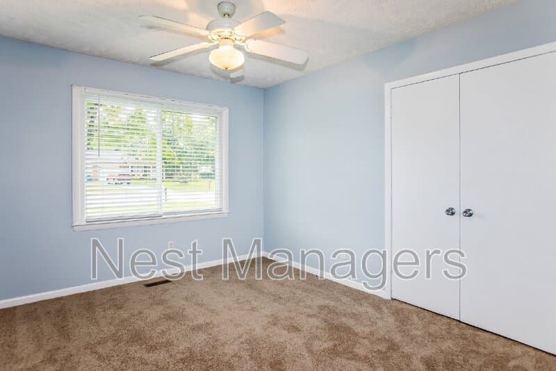 Fayetteville House: 124 Golf Drive