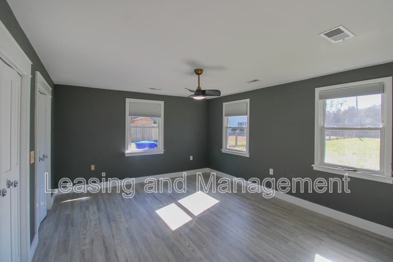 Charleston House: 823 Jordan Street