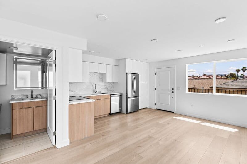 San Diego Condo: 1259 Lincoln Ave