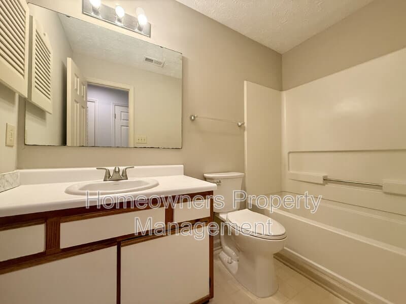 Fayetteville House: 325 Waterdown Dr