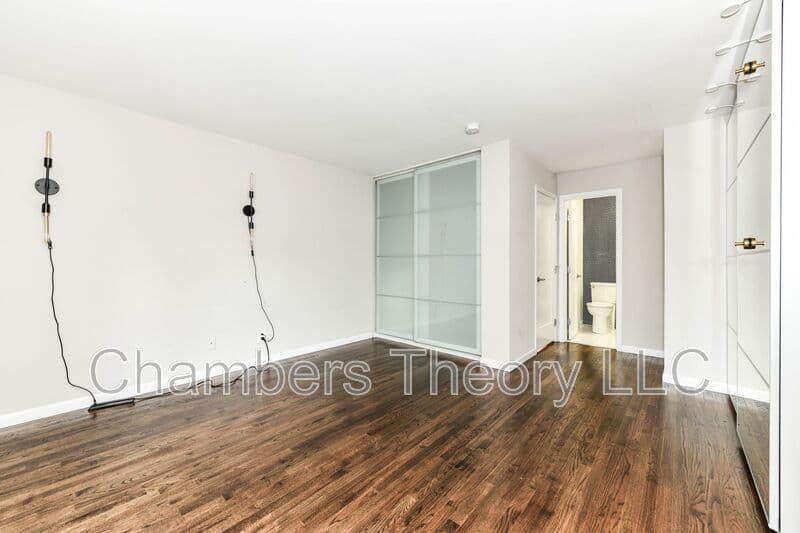 Reston House: 11475 Washington Plz W