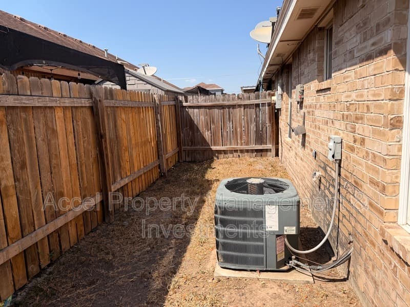 Pharr Condo: 1601 E Coyote