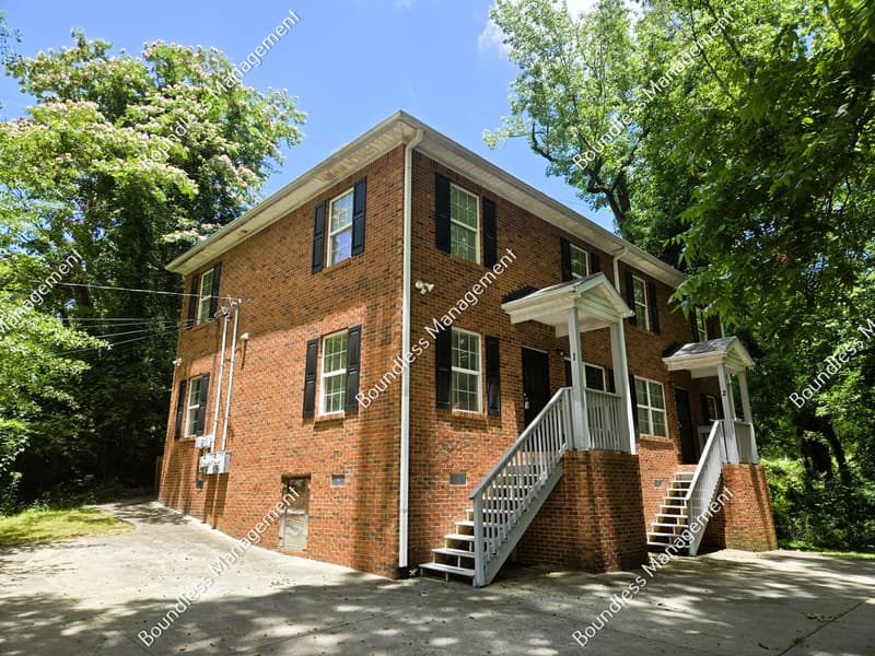 Atlanta House: 1687 Thoms Dr NW