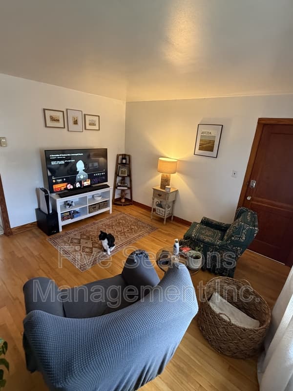 Burlington Condo: 1083-1085 North Avenue - 3