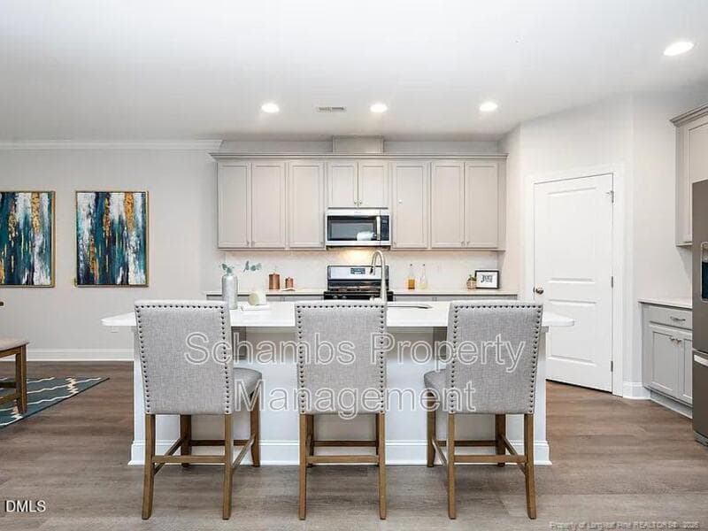 Fuquay Varina House: 1425 Queen Trigger Dr