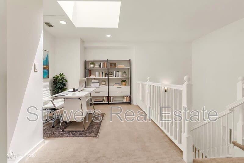 Danville House: 690 Glasgow Circle