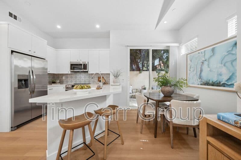 Costa Mesa Condo: 376 Hamilton Street